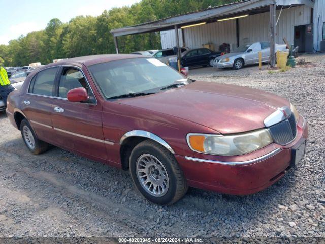  Salvage Lincoln Towncar