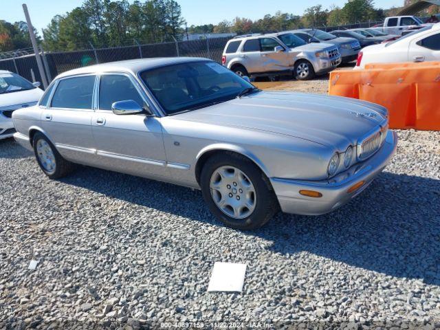  Salvage Jaguar Xj8