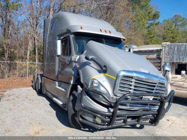  Salvage Freightliner Cascadia 125