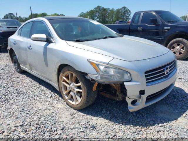  Salvage Nissan Maxima