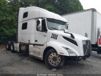  Salvage Volvo Vnl