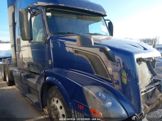  Salvage Volvo Vn