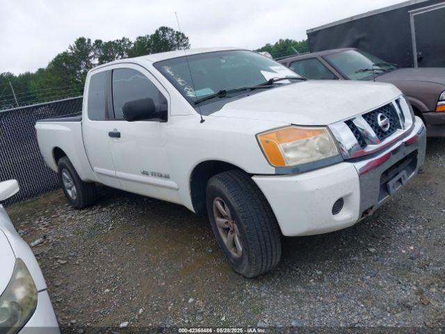  Salvage Nissan Titan