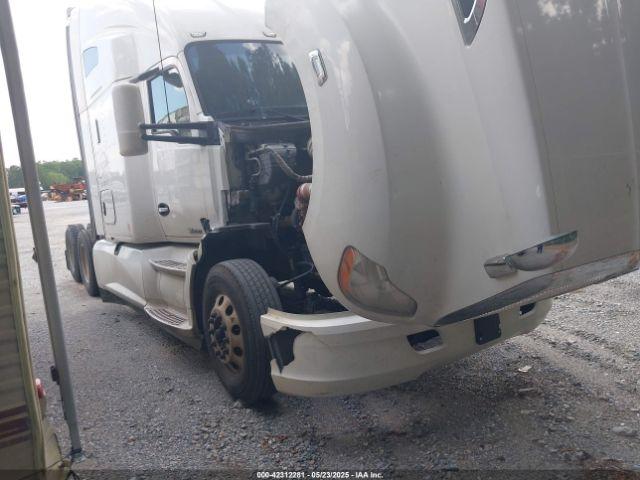  Salvage Kenworth T680