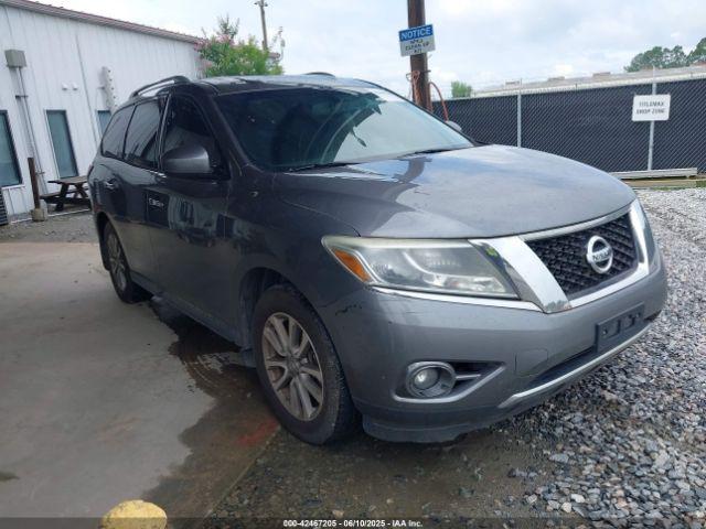  Salvage Nissan Pathfinder