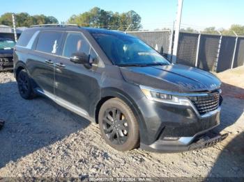  Salvage Kia Carnival