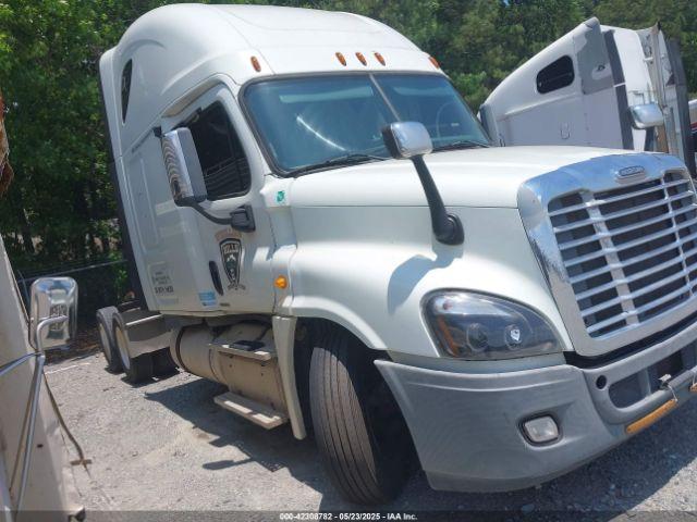  Salvage Freightliner Cascadia 125
