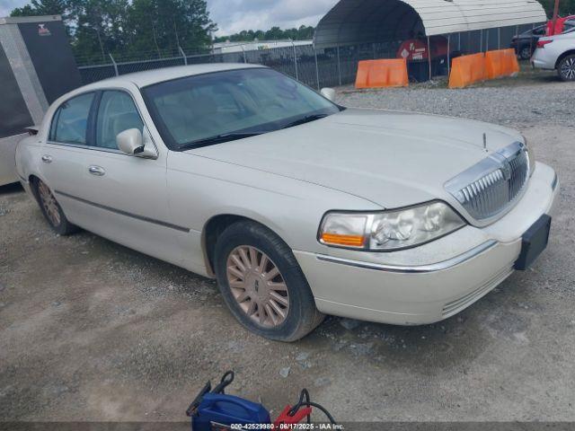  Salvage Lincoln Towncar