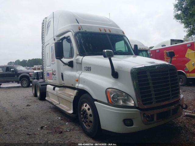  Salvage Freightliner Cascadia 125