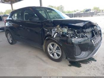 Salvage Nissan Kicks