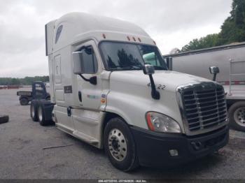  Salvage Freightliner Cascadia 125