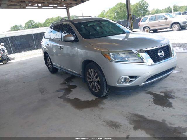  Salvage Nissan Pathfinder