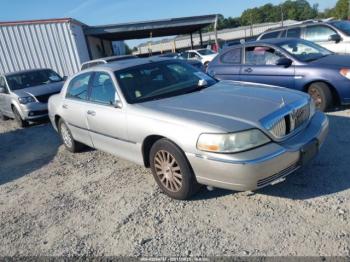  Salvage Lincoln Towncar
