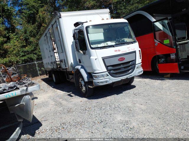  Salvage Peterbilt 220