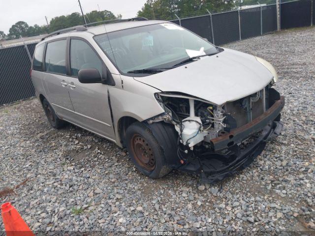  Salvage Toyota Sienna