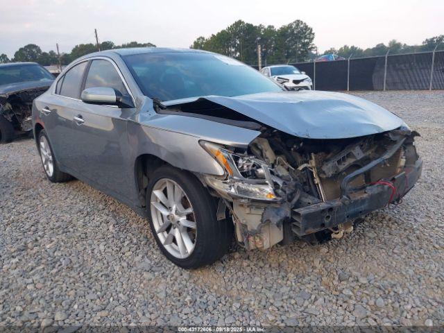  Salvage Nissan Maxima