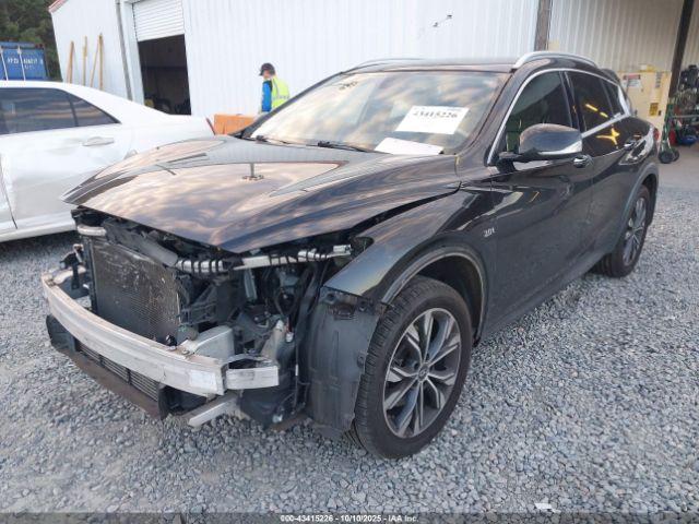 INFINITI Qx Luxe Image 2