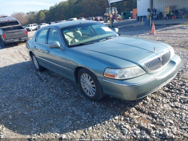  Salvage Lincoln Towncar