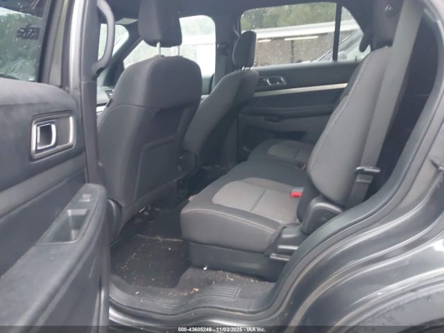 Ford Explorer Xlt Image 11