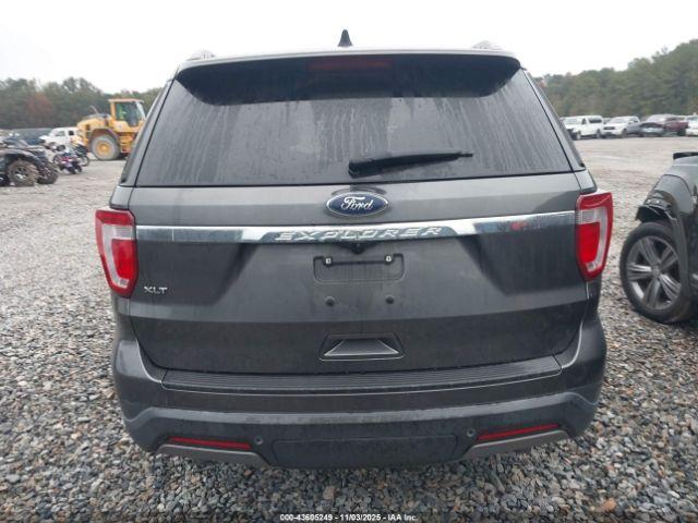 Ford Explorer Xlt Image 15