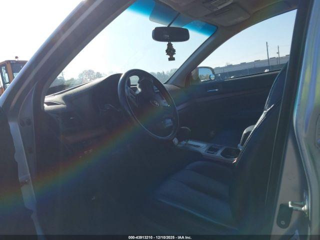 Subaru Outback 3.6r Limited Image 2