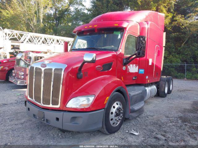 Peterbilt 579 Image 19