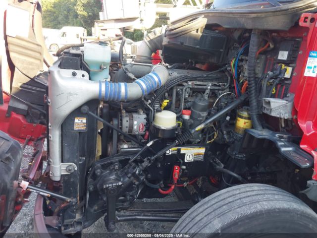 Peterbilt 579 Image 9