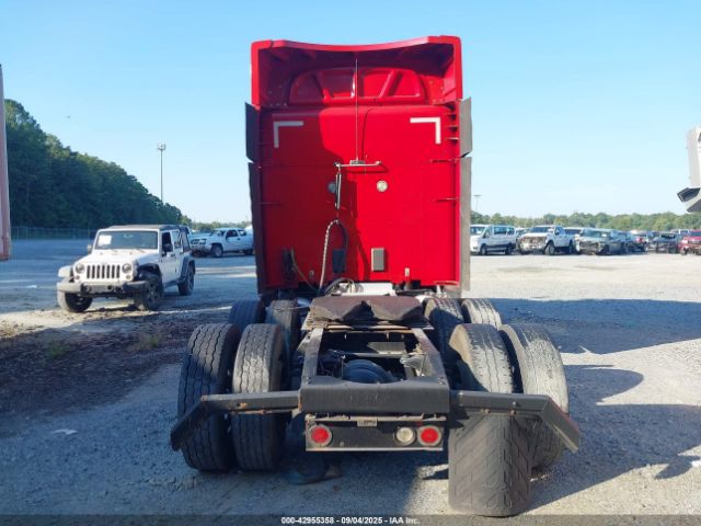 Peterbilt 579 Image 17