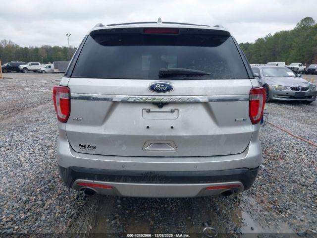 Ford Explorer Xlt Image 12