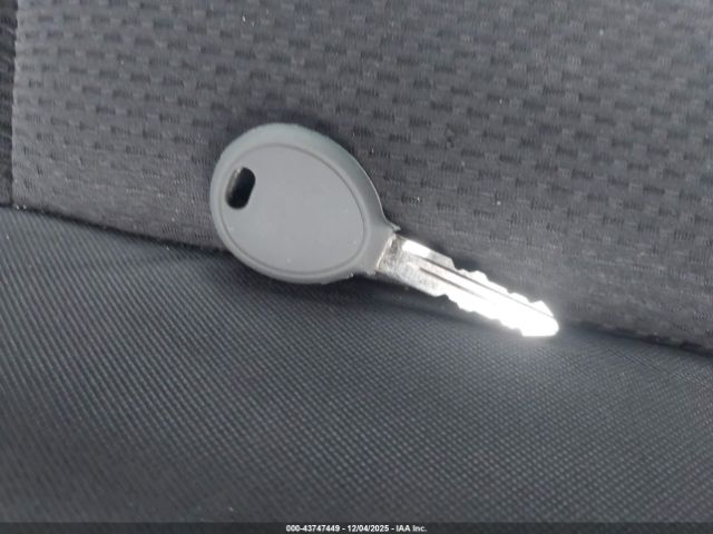 Chrysler 200 Touring Image 12