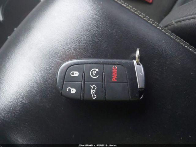 Dodge Charger Image 10