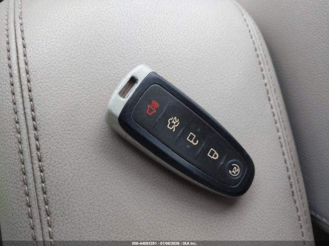 Ford C-MAX Energi Sel Image 13