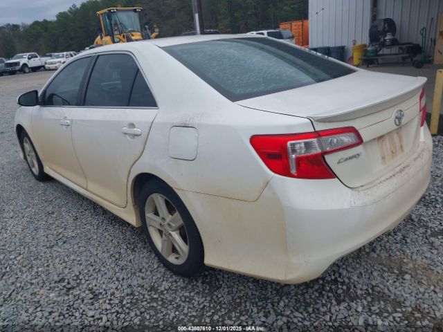 Toyota Camry Se Image 9