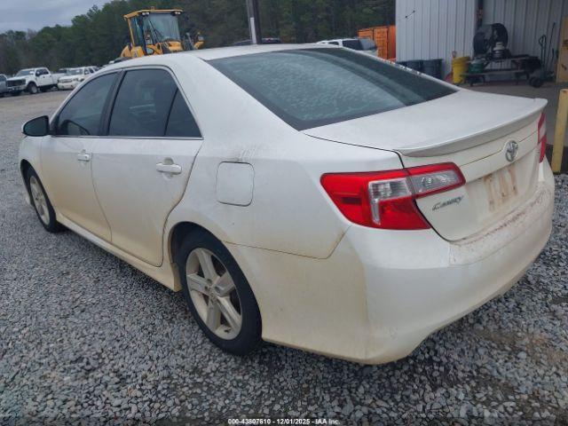 Toyota Camry Se Image 9