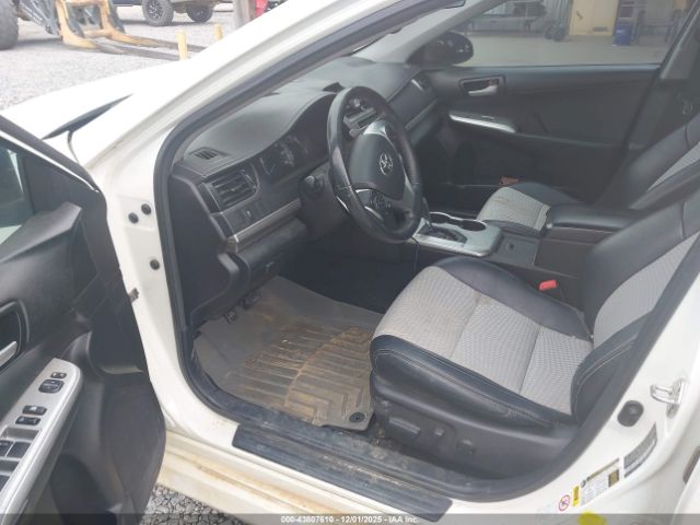 Toyota Camry Se Image 7