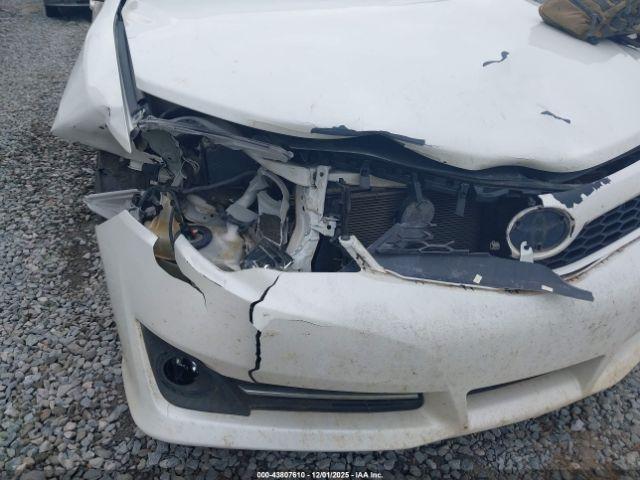 Toyota Camry Se Image 8