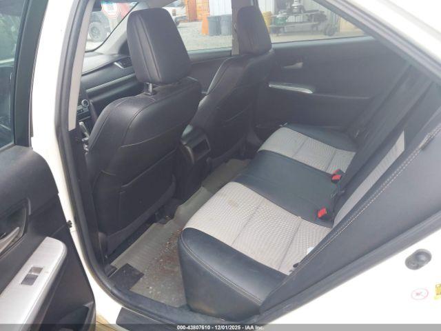 Toyota Camry Se Image 10