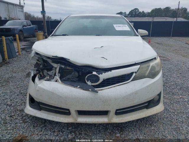 Toyota Camry Se Image 14