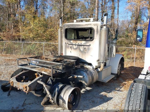 Peterbilt 379 Image 2