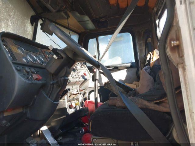 Peterbilt 379 Image 3