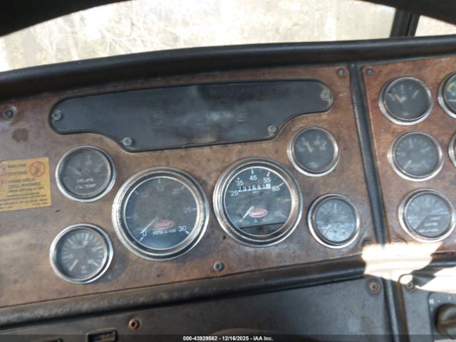 Peterbilt 379 Image 4