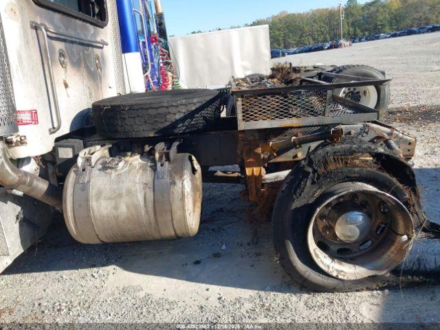 Peterbilt 379 Image 8