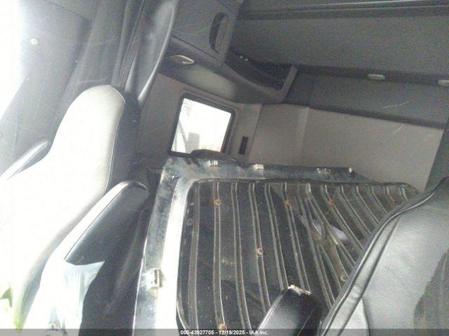 International Lt Image 8