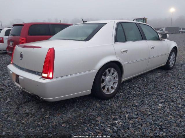 Cadillac DTS 1sc Image 6