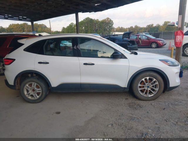 Ford Escape S Image 2