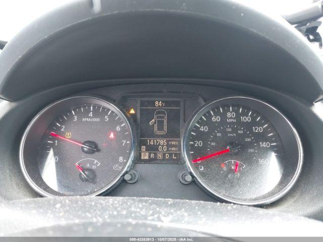 Nissan Rogue S Image 3