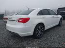 Chrysler 200 Limited Image 2