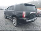 GMC Yukon Denali Image 3