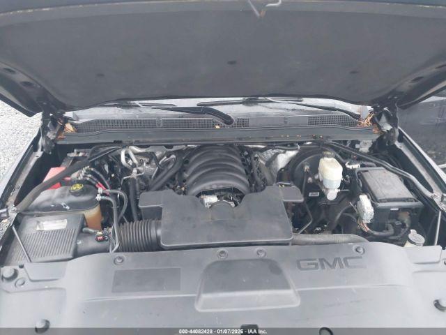 GMC Yukon Denali Image 13